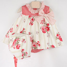 Vestido Del Sur con capota y braguita Coral, en Dedos Moda Infantil, boutique infantil online. Tienda bebés online, marcas de moda infantil made in Spain